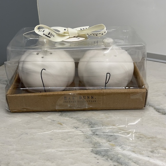 Rae Dunn Pumpkin Salt and Pepper Shakers - Picture 2 of 12